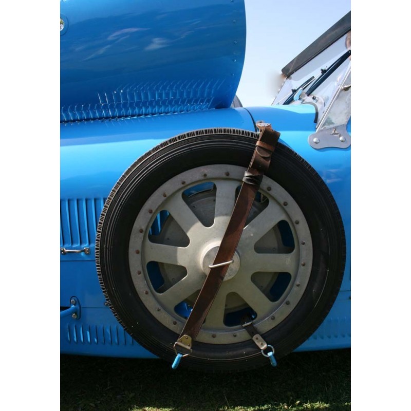 En vackert komponerad tavla i blått från kollektionen Long Live Art - Wheels, design av Klas EHH Sjöberg.